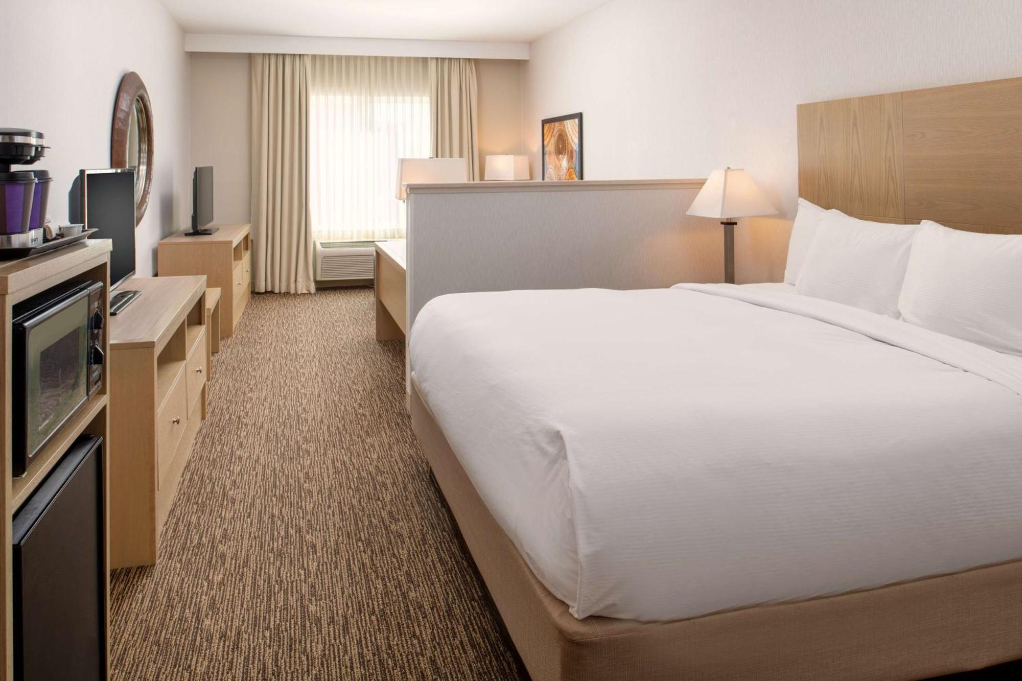 Hotel Doubletree By Hilton Olympia Exterior foto