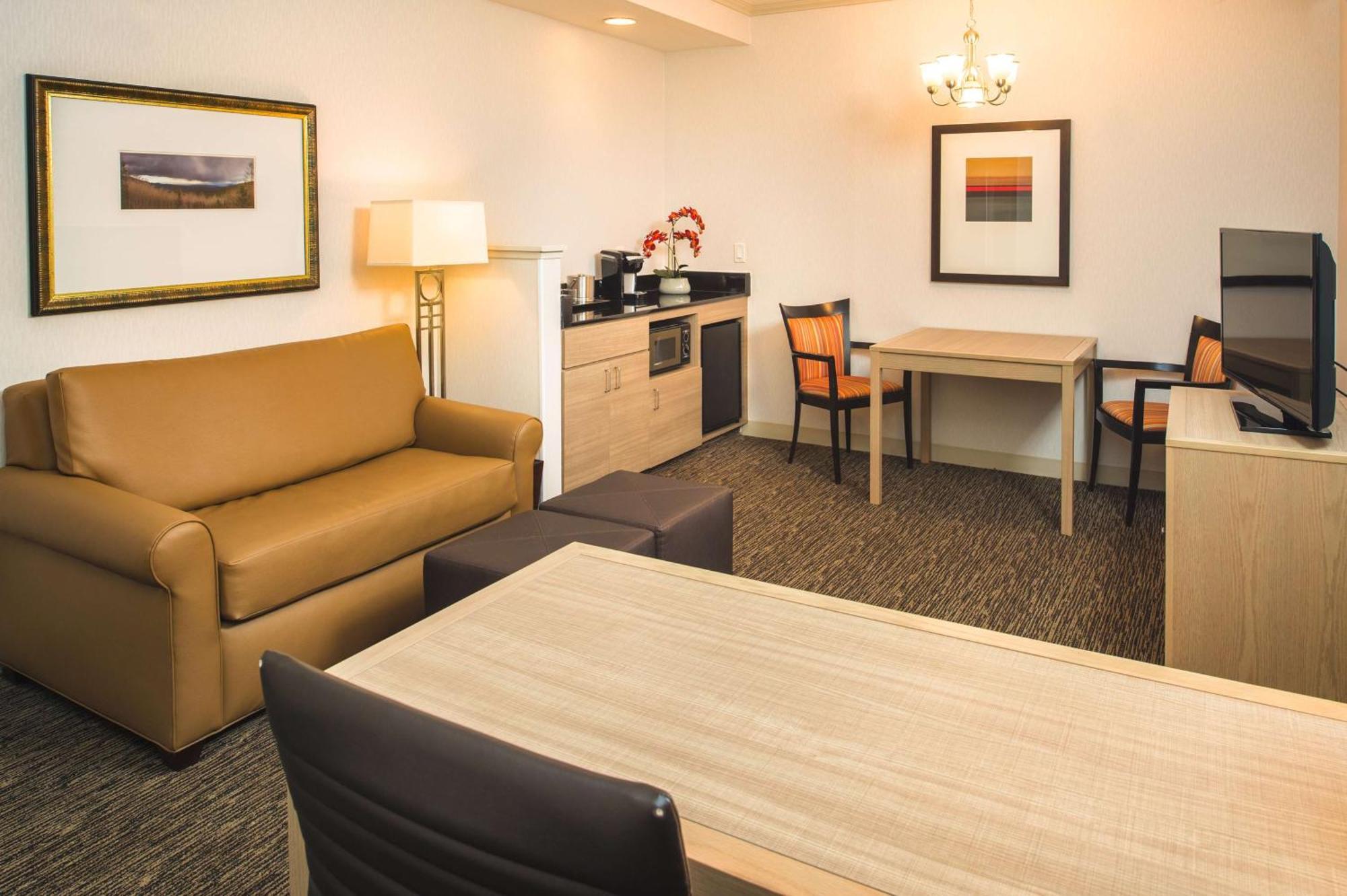 Hotel Doubletree By Hilton Olympia Exterior foto